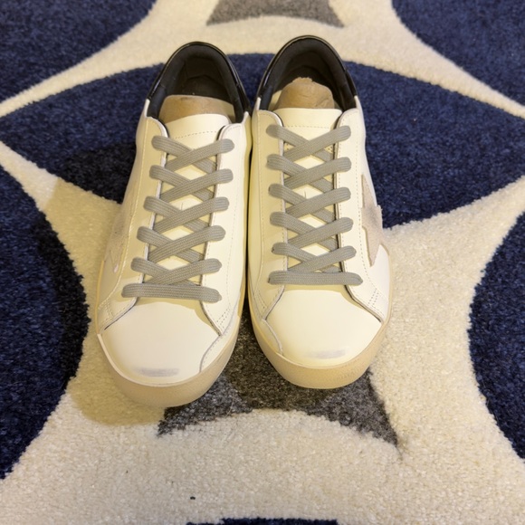 Golden Goose Super-Star Black Heel Tab and Metal Stud size 39 - Picture 2 of 7